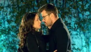 Ki Omws Eimai Akoma Edw 2022: 1×25