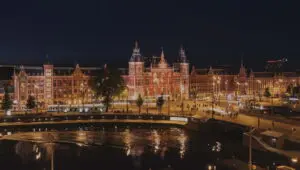 Amsterdam Centraal 24/7: 1×5