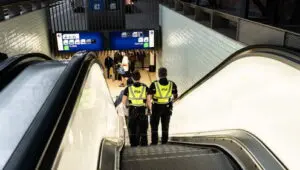 Amsterdam Centraal 24/7: 1×6