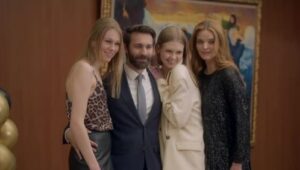 Ki Omws Eimai Akoma Edw 2022: 1×22