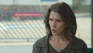 Sara – Woman in the Shadows: 1×1